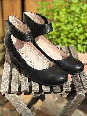 Black Wedge Vespa Shoe